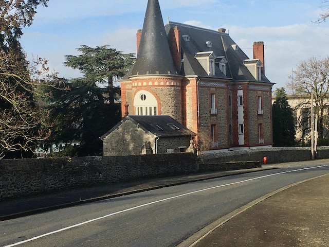 House Sitters Bais France